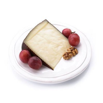 Сыр полутвёрдый Лефкадийский из овечьего и коровьего молока