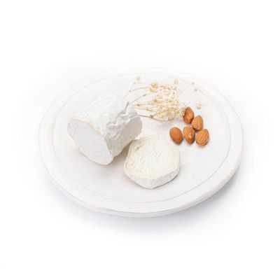 Мягкий сыр из козьего молока с белой плесенью Коза в белом